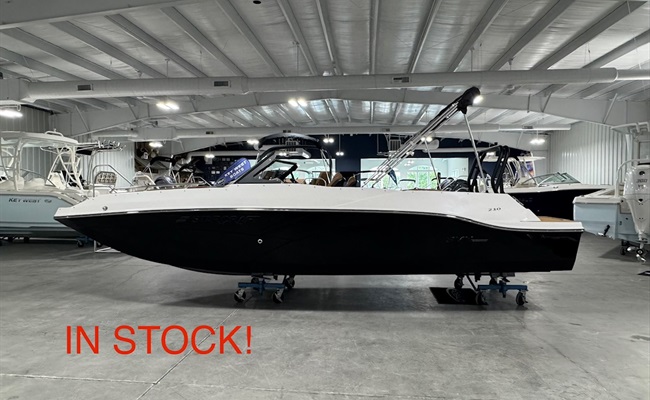 2027 Starcraft SVX 210 Black